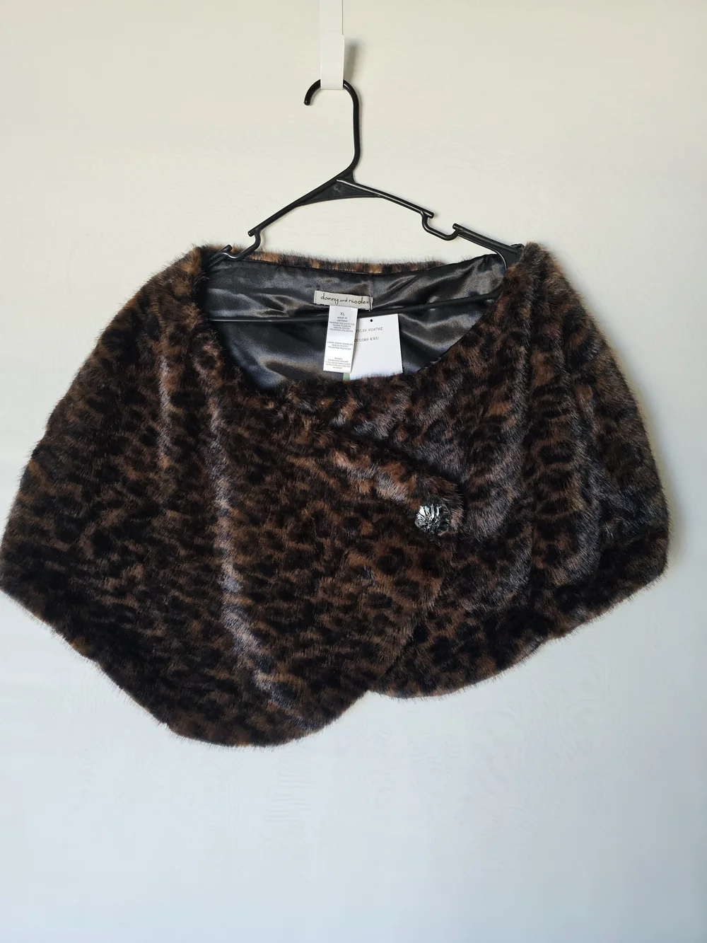 NWT Danny & Nicole Leopard Faux Fur Wrap Capelet XL - Read Details